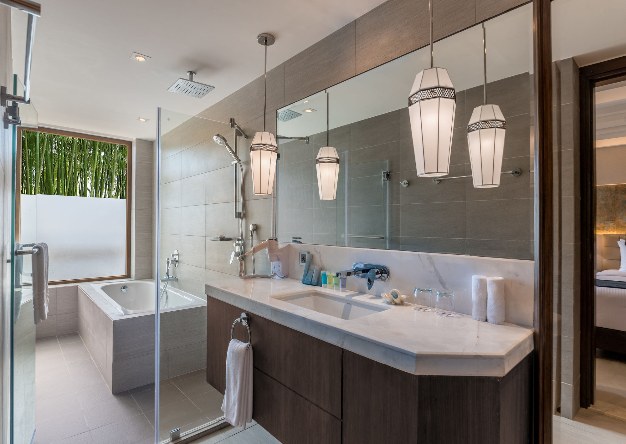 Henann Prime Beach Resort Balabag  Dış mekan fotoğraf Bathroom